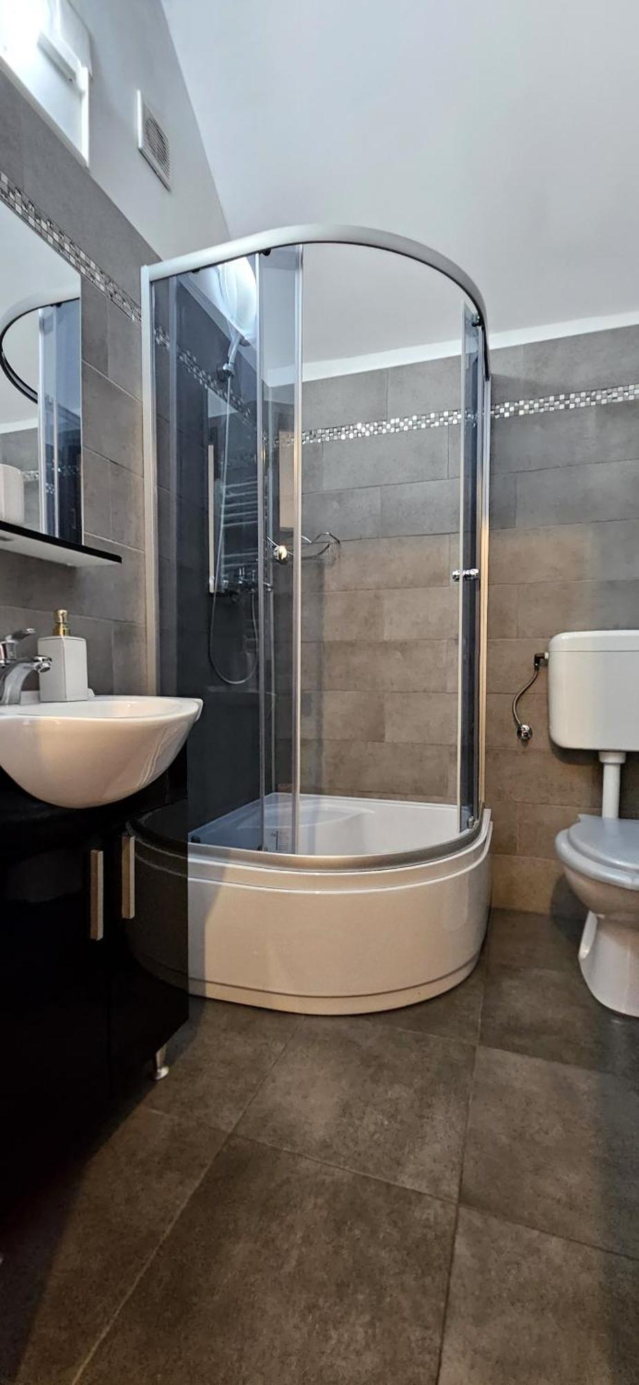 Hillside Hotel Oradea Buitenkant foto